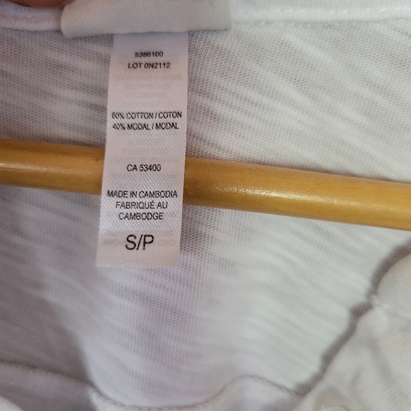 White tee - Picture 3 of 5